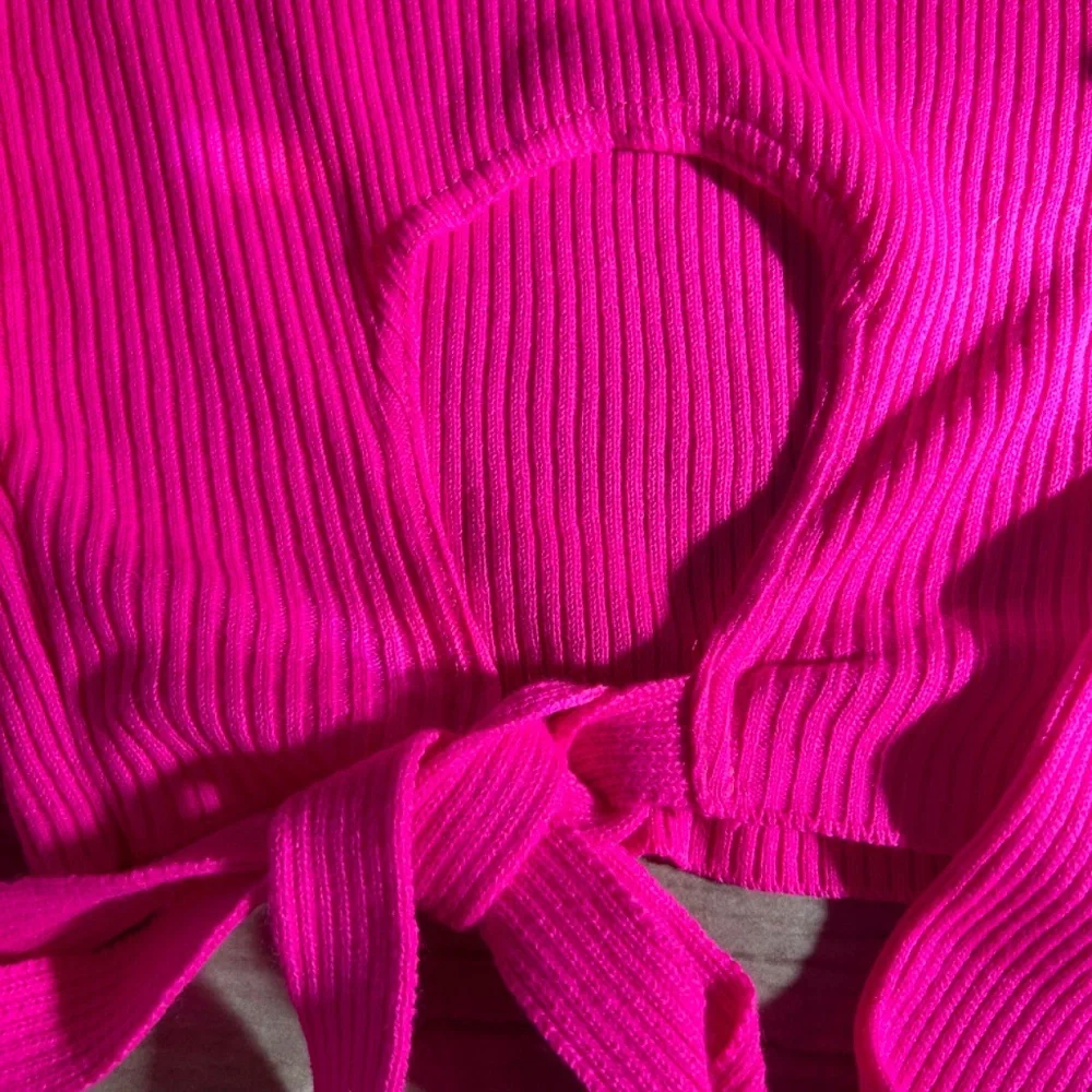 Pink sweater - Picture 2 of 2